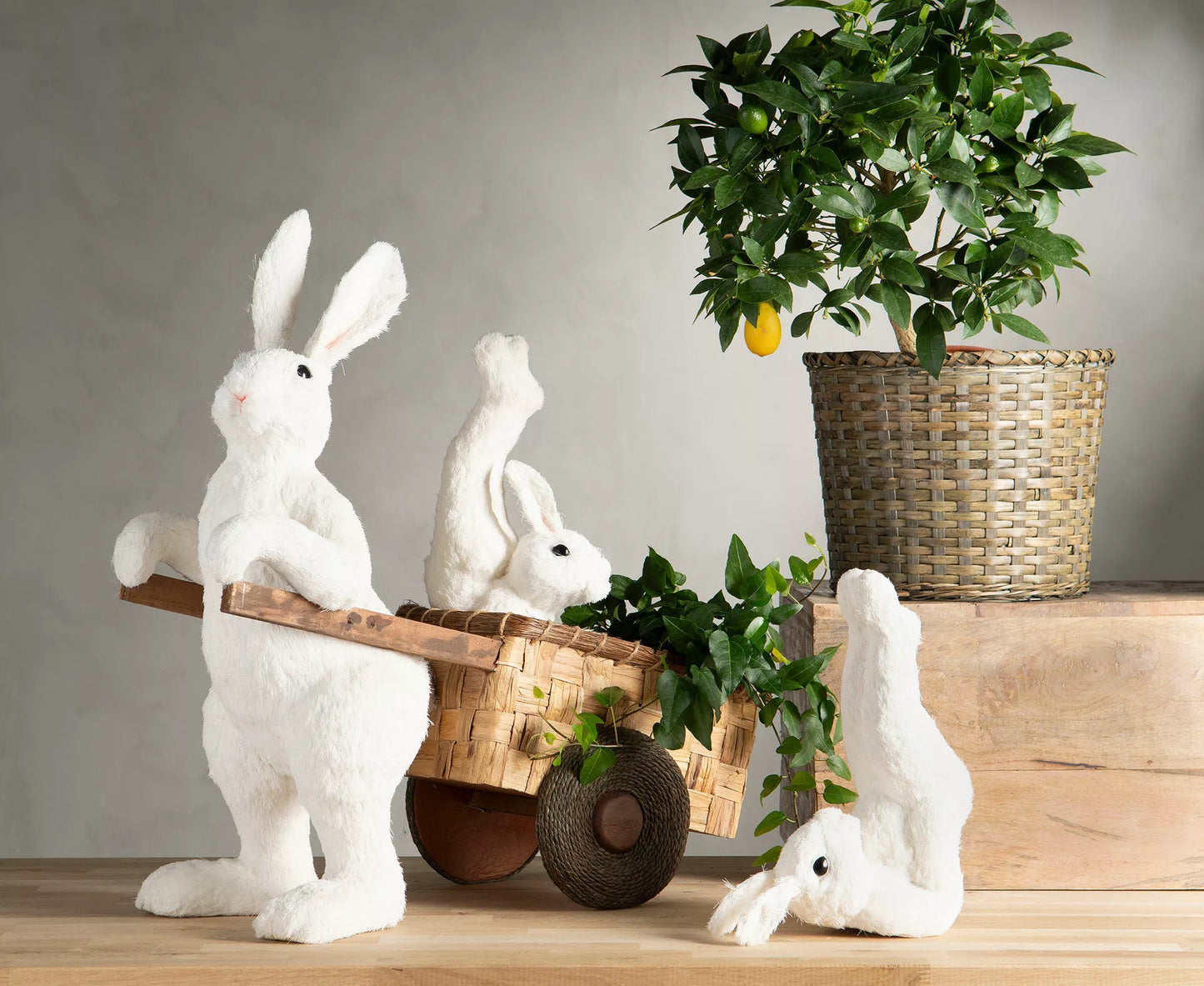 Påskepynt Hare Med Vogn Hvid 31x65x68cm