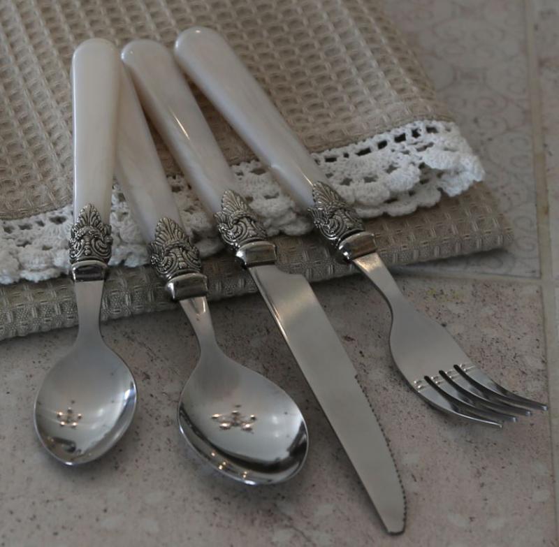 Bestik Linas 16 stykker - antik perlehvid